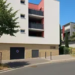 アパート Charming 1 Bedroom With Terrace Air Conditioning And Private Parking *