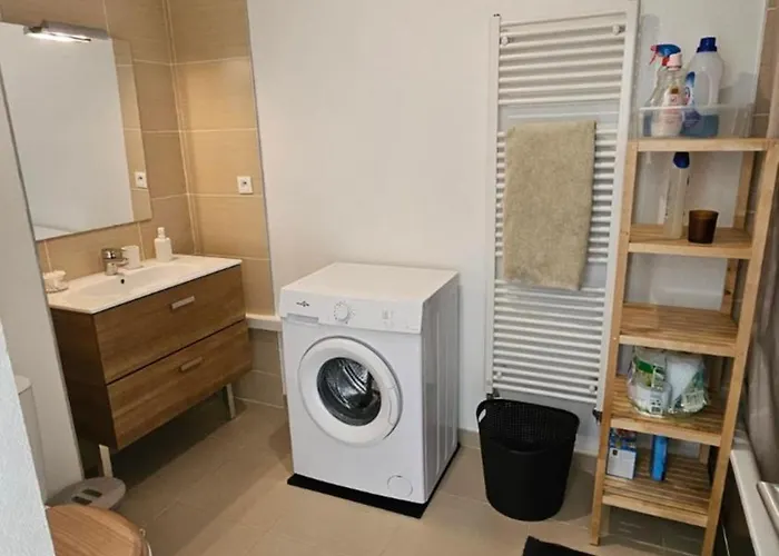Charming 1 Bedroom With Terrace Air Conditioning And Private Parking