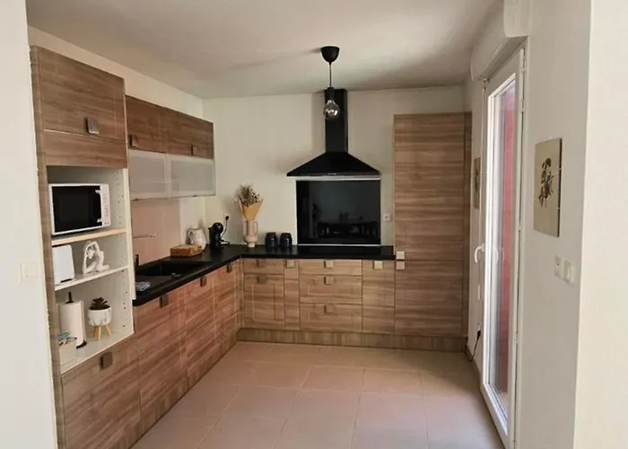 Charming 1 Bedroom With Terrace Air Conditioning And Private Parking Διαμέρισμα *